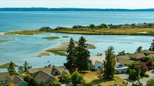 2374 Soundview Dr, Langley, WA, 98260-9748 | Card Image