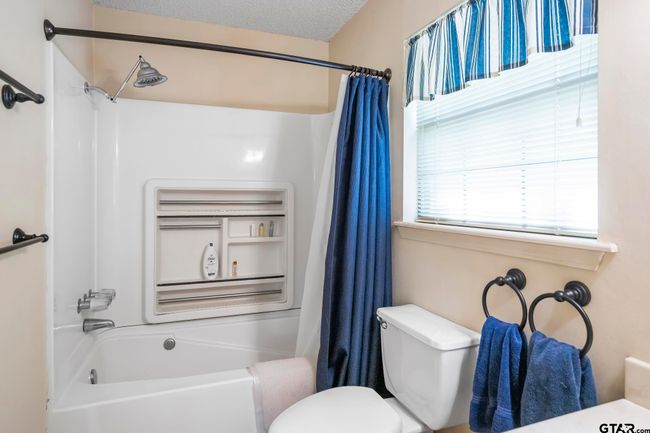 944 Clear Water Trl, House other with 3 bedrooms, 2 bathrooms and null parking in Holly Lake Ranch TX | Image 23
