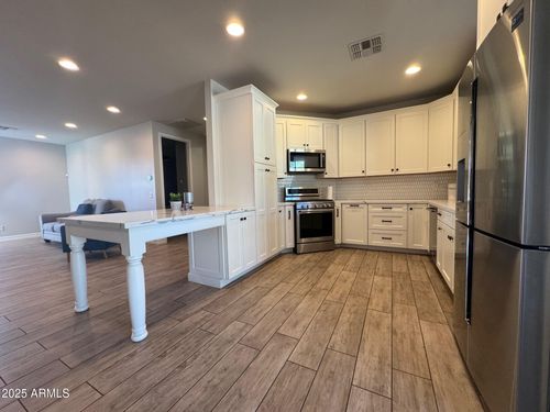 4350 E Kings Ave, Phoenix, AZ, 85032-2846 | Card Image