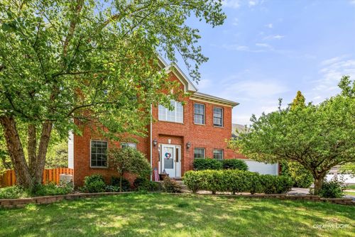 424 Camden Cir, Oswego, IL, 60543-8045 | Card Image