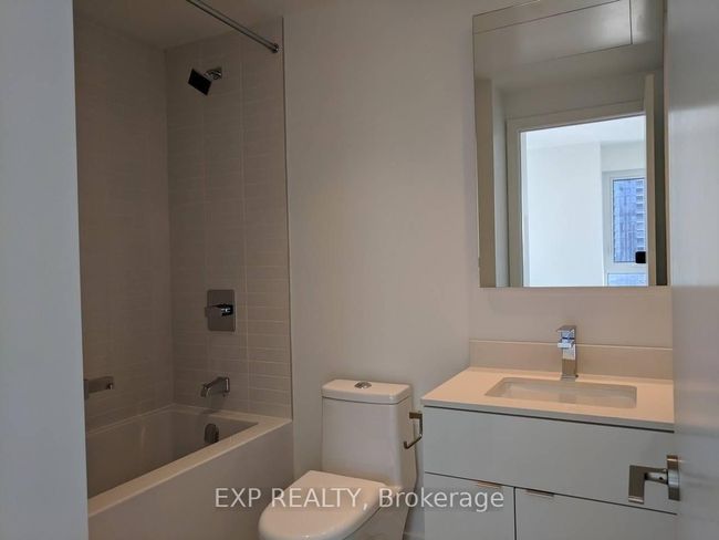 4311 - 7 Grenville St, Condo with 3 bedrooms, 2 bathrooms and null parking in Toronto ON | Image 11