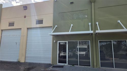 15-10601 Nw 122nd St, Medley, FL, 33178-3186 | Card Image