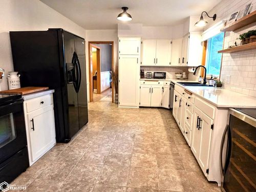 2807 5th St, Emmetsburg, IA, 50536-1226 | Card Image