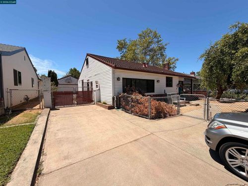 3732 Kings Way, Sacramento, CA, 95821 | Card Image