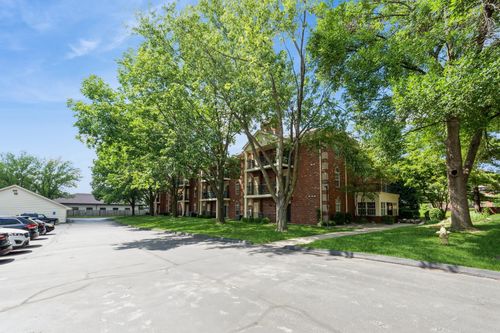 unit-8-4910 Pleasant St, West Des Moines, IA, 50266-5400 | Card Image