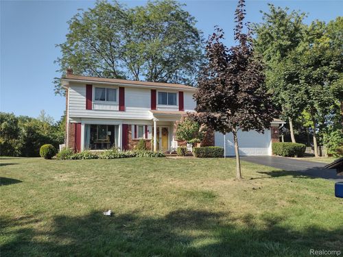 2790 Wareing Dr, Lake Orion, MI, 48360-1655 | Card Image