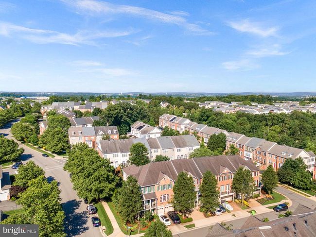 19101 Icehouse Ter, Townhouse with 3 bedrooms, 4 bathrooms and null parking in Lansdowne VA | Image 48