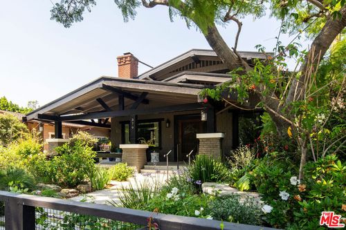 379 N Wilton Pl, Los Angeles, CA, 90004-1618 | Card Image