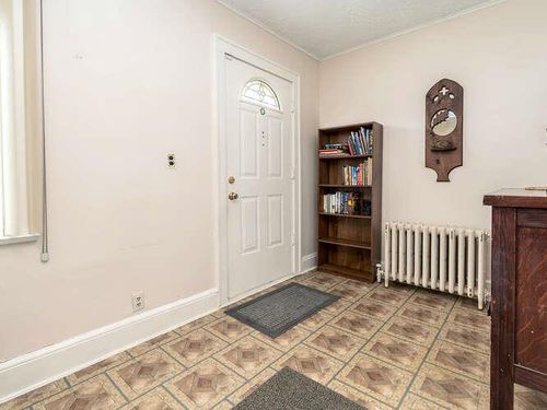 93 Herman Blvd, Franklin Square, NY, 11010-2723 | Card Image