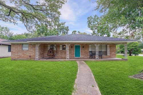 1907 N Roberson St, Conroe, TX, 77301-1326 | Card Image