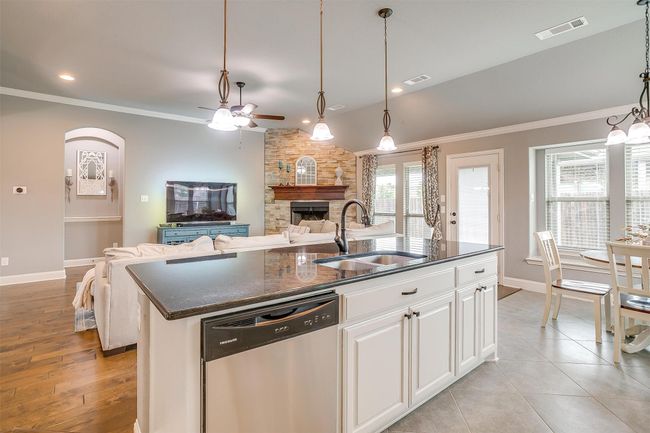 201 Saxon St, House other with 3 bedrooms, 2 bathrooms and null parking in Waxahachie TX | Image 25