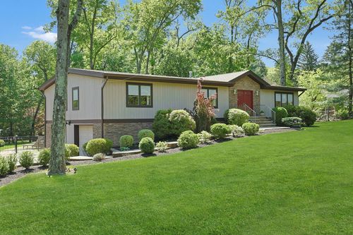 68 Ridge Rd, New City, NY, 10956-6825 | Card Image