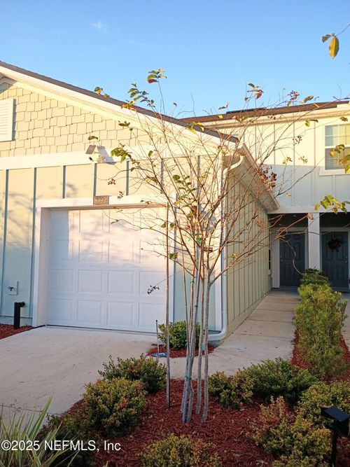 8995 Gifford Dr, Jacksonville, FL, 32220-2875 | Card Image