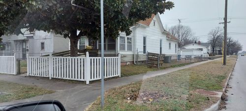 1302 Byers Ave, Joplin, MO, 64804-0635 | Card Image