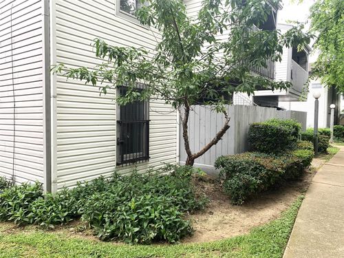 1904-7200 Clarewood Dr, Houston, TX, 77036-4414 | Card Image