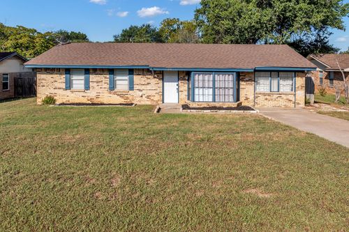 212 Mountain View Dr, Azle, TX, 76020-4406 | Card Image