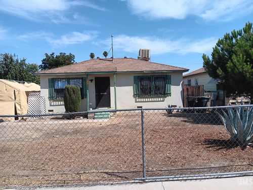 1130 Dolores St, Bakersfield, CA, 93305-5943 | Card Image