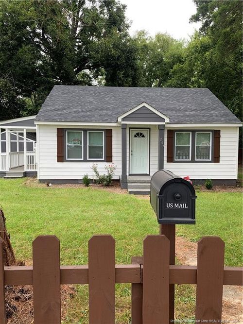 207 Johnson St, Fayetteville, NC, 28303-3610 | Card Image