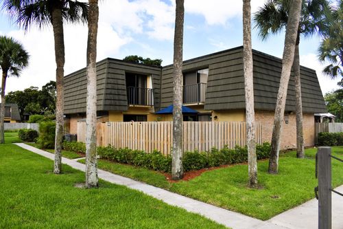 2905 29th Way, West Palm Beach, FL, 33407-6742 | Card Image
