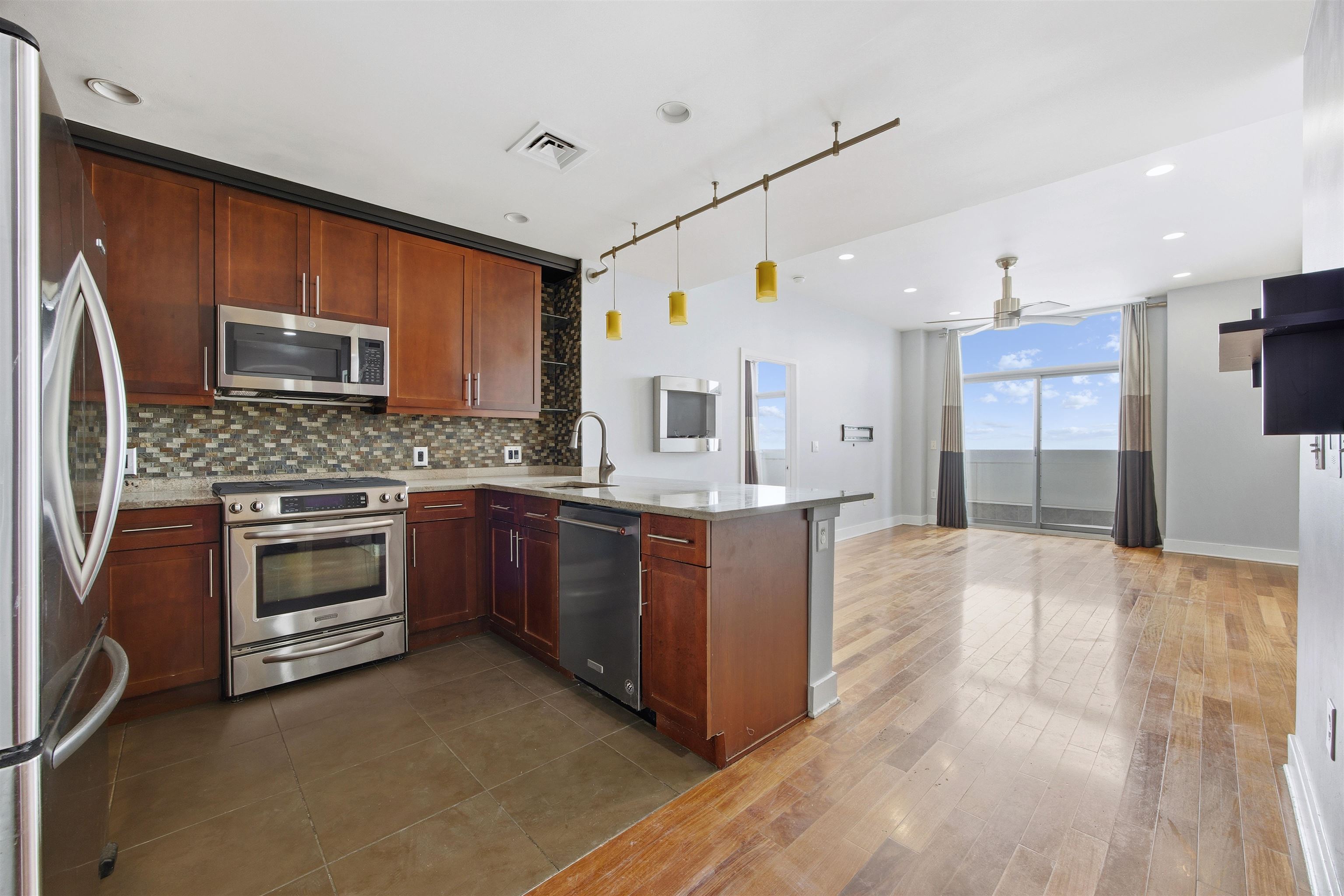Residential Lease in JC, Downtown