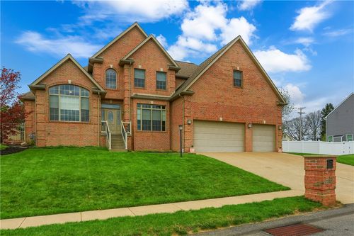 202 Keystone Xing, Clinton, PA, 15026-1783 | Card Image