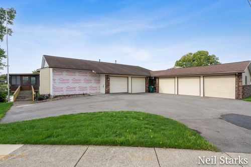 2858 Porter Ct Sw, Grandville, MI, 49418 | Card Image