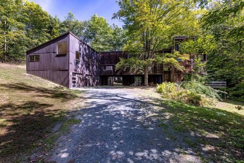 3525 Beaver Meadow Rd, Sharon, VT, 05065-6638 | Card Image