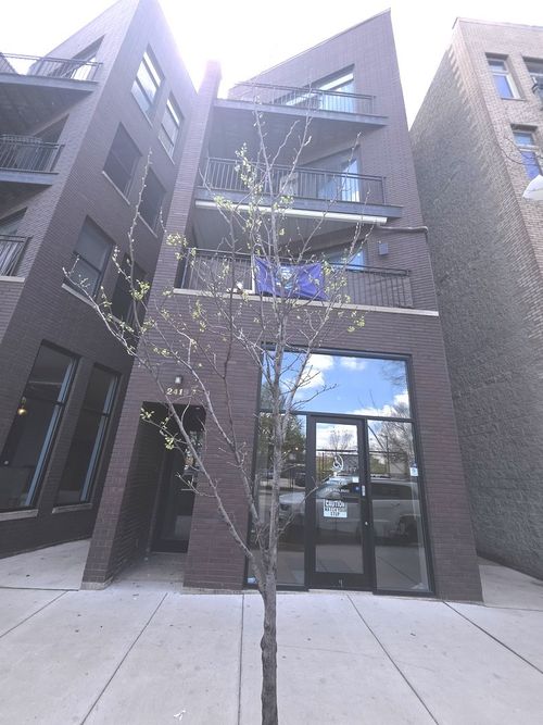 3-2419 W Madison St, Chicago, IL, 60612-2173 | Card Image