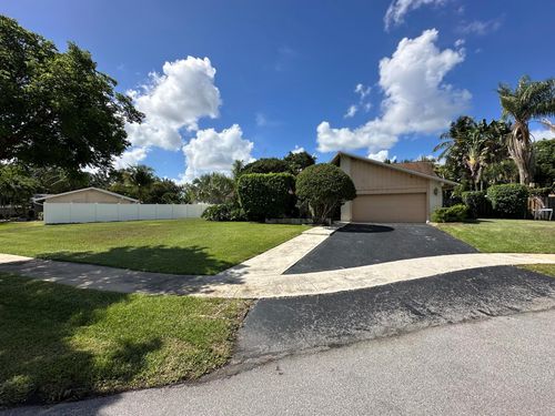 9070 Nw 16th St, Plantation, FL, 33322-4311 | Card Image