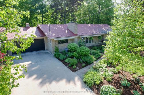 7 Metamora Cres, London, ON, N6G1R2 | Card Image