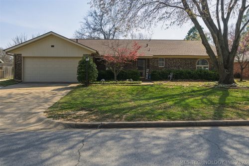 543 Meadowood Dr, Broken Arrow, OK, 74011-8612 | Card Image