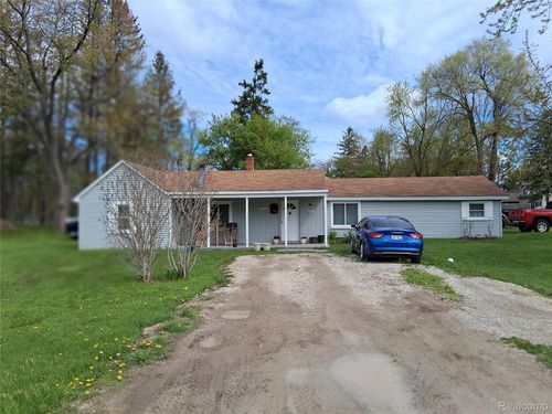 8285 Pilgrim, Washington Twp, MI, 48094-2919 | Card Image