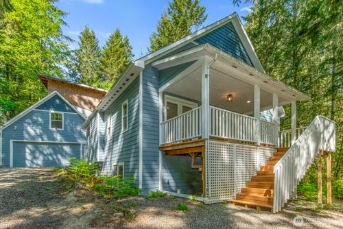15002 Willow Rd Se, Port Orchard, WA, 98367-8106 | Card Image