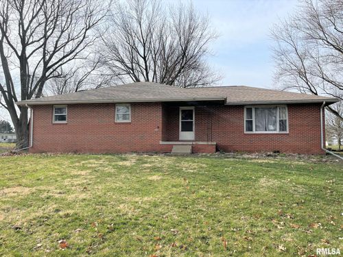 111 E Sherman Street, Industry, IL, 61440 | Card Image