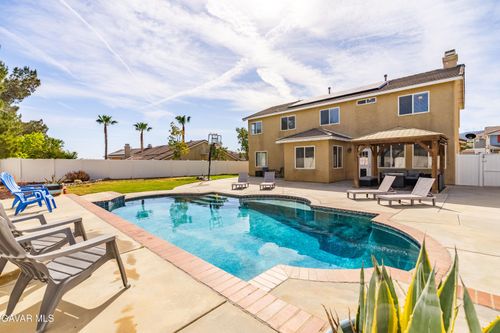 7337 Ridge View Dr, Lancaster, CA, 93536-7376 | Card Image