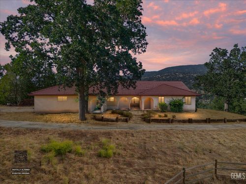 23921 Parke Ct, Tehachapi, CA, 93561-7101 | Card Image