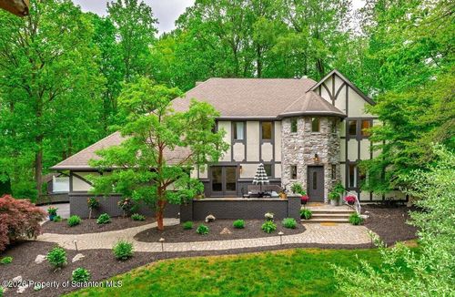 102 Longfellow Close, Moosic, PA, 18507-1900 | Card Image