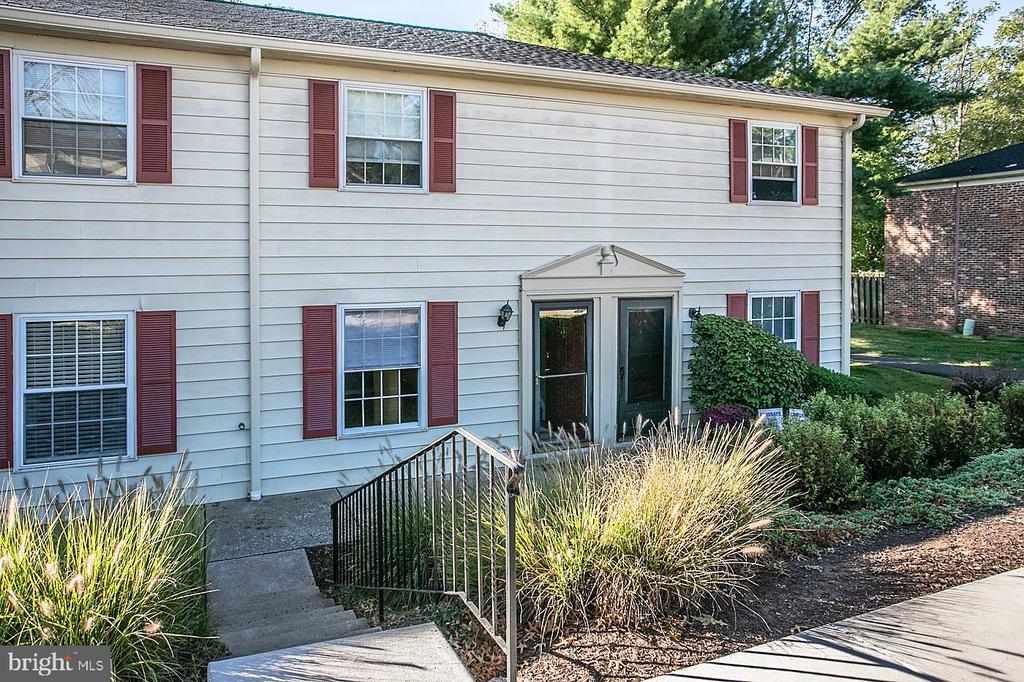 Ardwick Ter, Lansdale, PA 19446