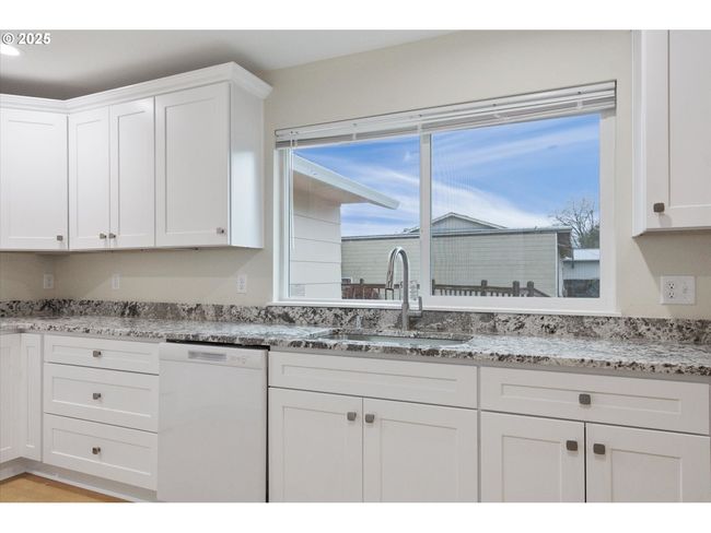 2225 48 Th Ave, House other with 3 bedrooms, 2 bathrooms and 4 parking in Longview WA | Image 11