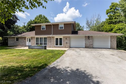 16792 Gonzales Ave, East Liverpool, OH, 43920-9444 | Card Image