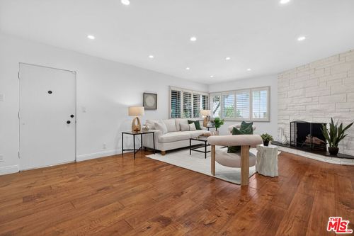 3-4563 Finley Ave, Los Angeles, CA, 90027 | Card Image