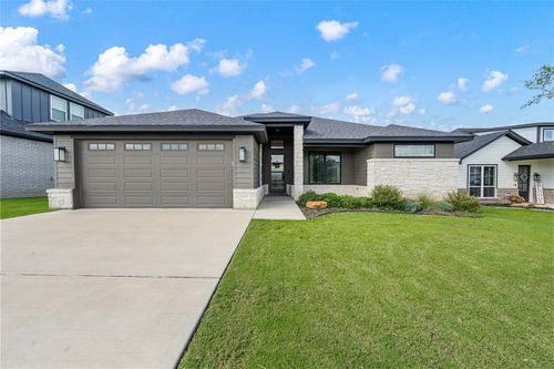 9925 Bridlewood Ln, Waco, TX, 76708-7326 | Card Image