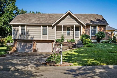2006 Joy St, Excelsior Springs, MO, 64024-9767 | Card Image