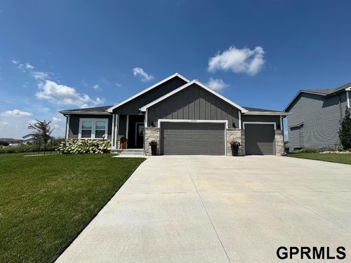 17136 Potter St, Bennington, NE, 68007-1678 | Card Image