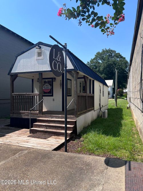 107 Main St E, Meadville, MS, 39653-9252 | Card Image