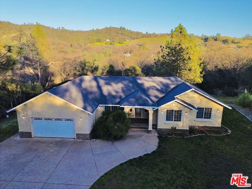 23663 Porcina Way, Columbia, CA, 95310-9713 | Card Image