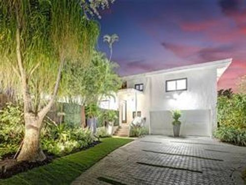 18560 Ne 20th Ct, North Miami Beach, FL, 33179-4371 | Card Image