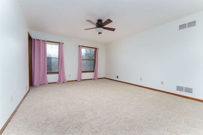 4584 Golf View Dr, Condo with 2 bedrooms, 4 bathrooms and null parking in Brighton MI | Image 11