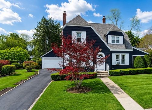 24 Lindbergh Ave, Holyoke, MA, 01040-1906 | Card Image