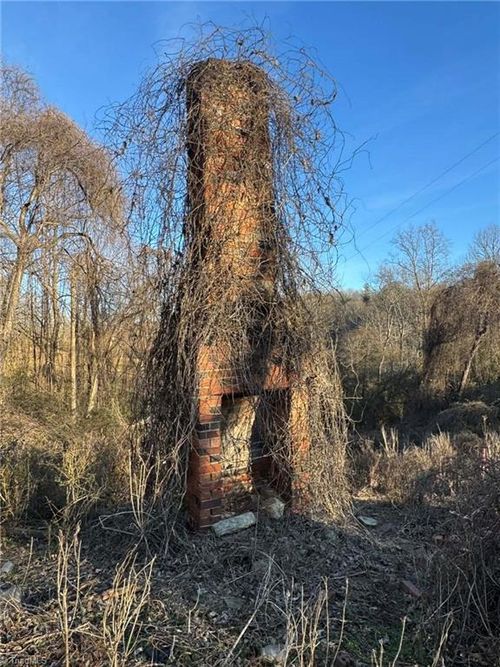 2 Rock Creek Rd, North Wilkesboro, NC, 28659 | Card Image